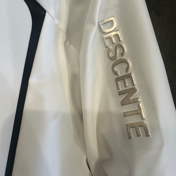 Descente Challenger Insulated White Ski Jacket (Men's Size XL) - Picture 3 of 8